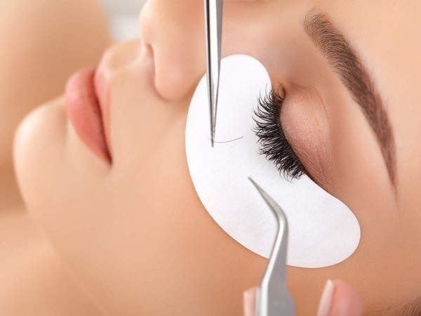 How To Extend Fibrous Eyelashes