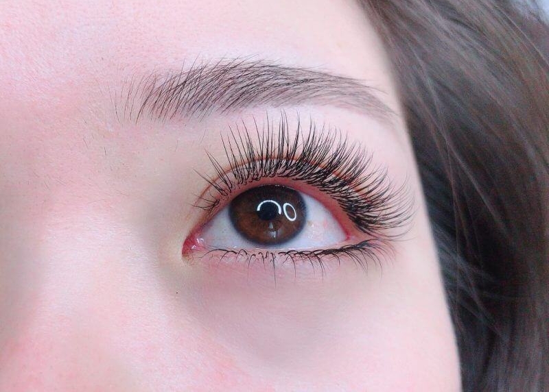 Eyelash Extensions Using Narrow Lash Fans