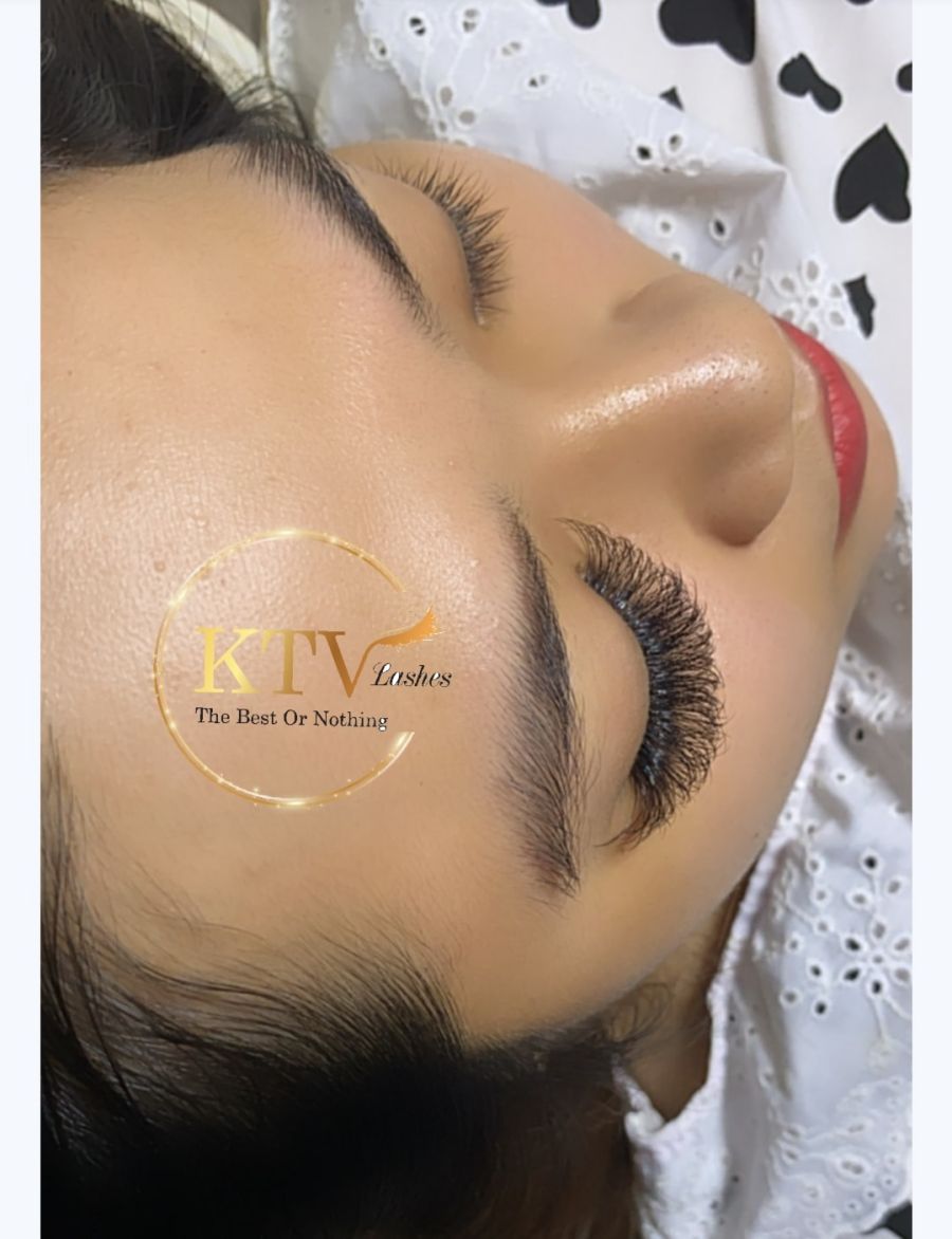 Application Of 10d Lash Extensions