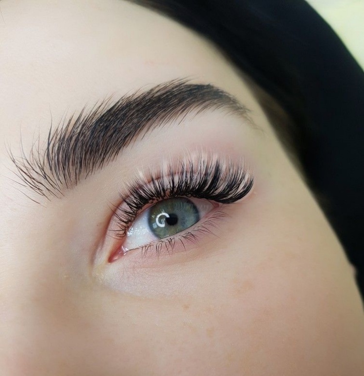 How To Mix Black And White Eyelash Extensions