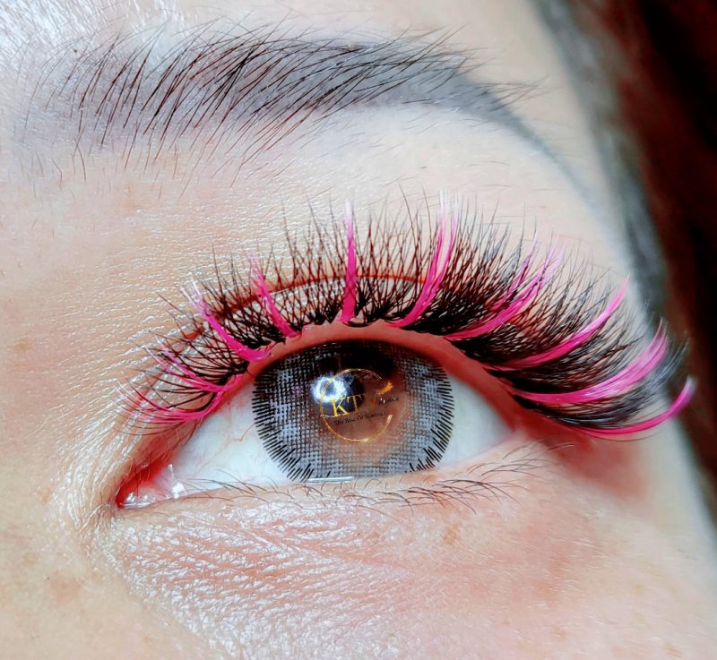 Pink Eyelash Extensions Trend In Beauty