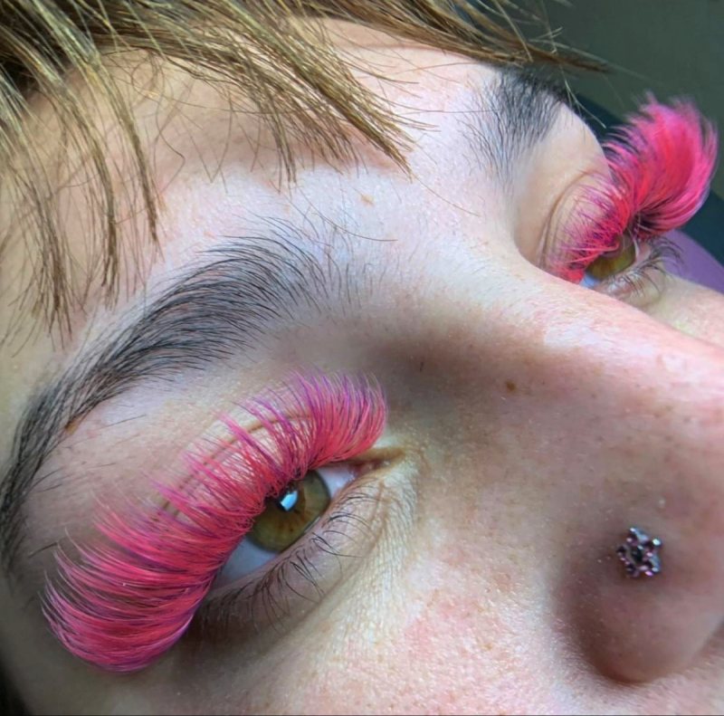 What Makes Pink Eyelash Extensions Stand Out