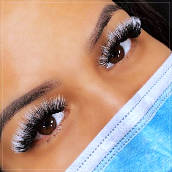 Mixed Black And White Eyelash Extensions