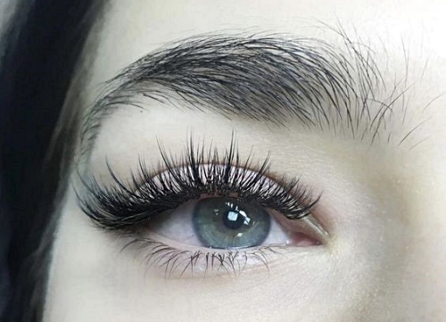 What Are Hybrid Lashes