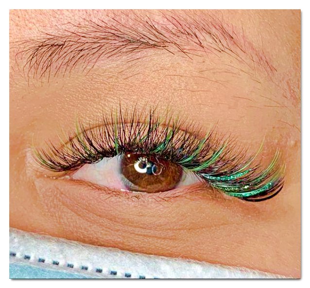 Mix Colored In A Hybrid Eyelash Extension Style