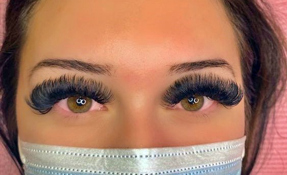 Mega Volume Long Eyelash Extensions